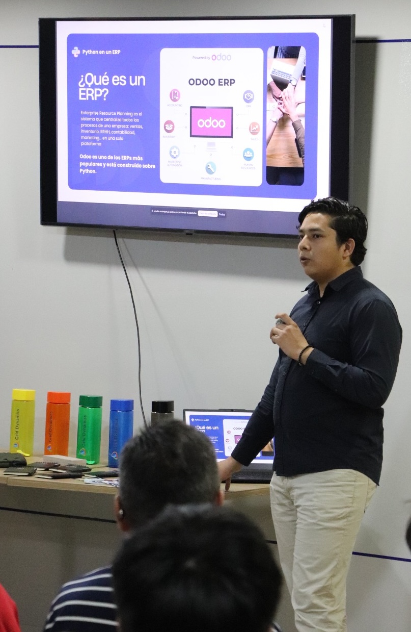 Presentación Python en un ERP por Eliezer Solano